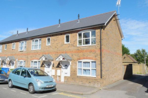 Friars Walk houses with 2 bedrooms, 2 bathrooms, fast Wi-Fi and private parking